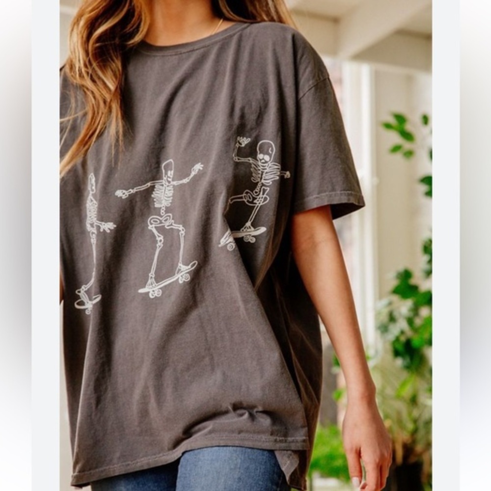 URBAN OUTFITTERS Project Social T Skeleton Skateboard Short Sleeve OS